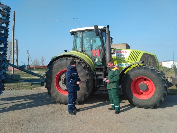 Херсонщина: рятувальники проводять профілактичні бесіди з працівниками сільських господарств